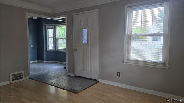 1337 W Saratoga Street, Ferndale, MI 48220