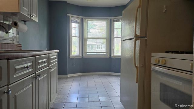 1337 W Saratoga Street, Ferndale, MI 48220