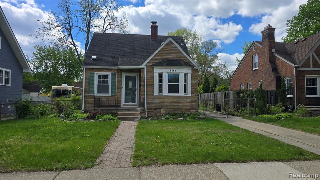 1337 W Saratoga Street, Ferndale, MI 48220
