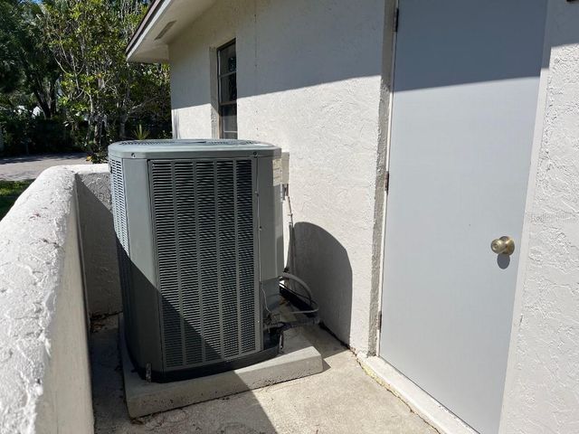 1909 DEANCROFT ROAD, Sarasota, FL 34235