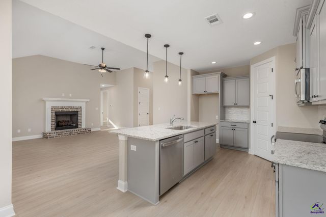 217 Farmland Circle, Perry, GA 31069