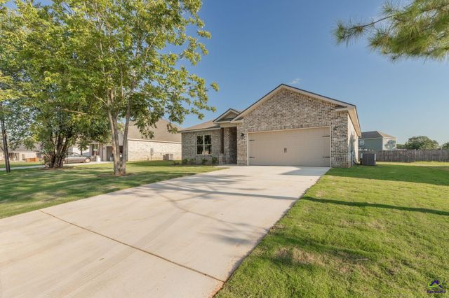 217 Farmland Circle, Perry, GA 31069