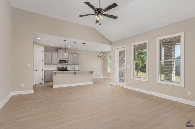 217 Farmland Circle, Perry, GA 31069