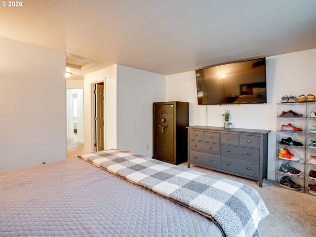 810 COLUMBIA Dr, Molalla, OR 97038