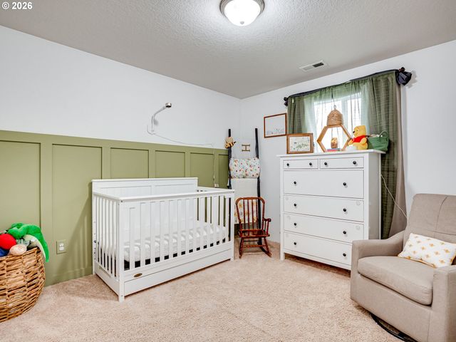 810 COLUMBIA Dr, Molalla, OR 97038