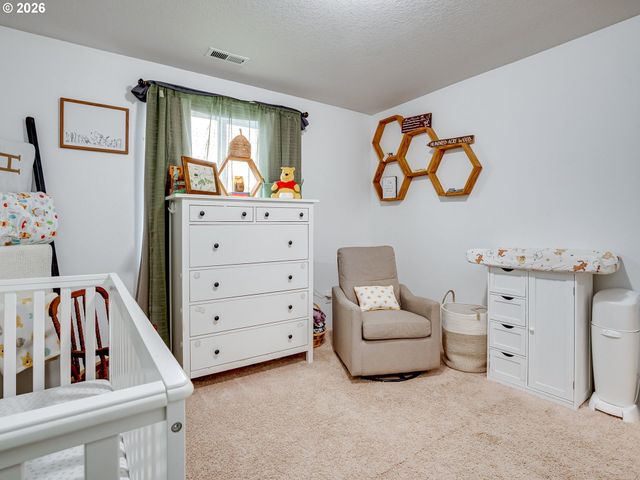 810 COLUMBIA Dr, Molalla, OR 97038