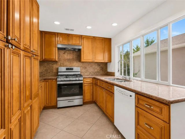 25790 Parada, Valencia, CA 91355