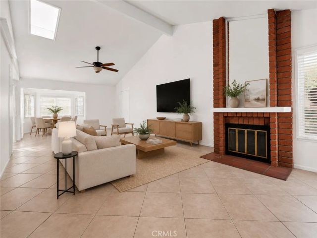 25790 Parada, Valencia, CA 91355