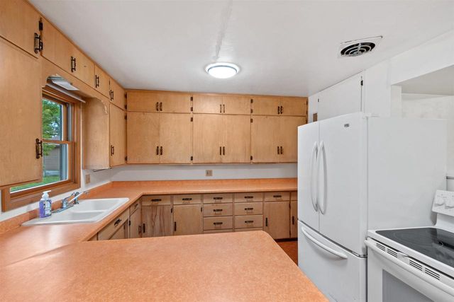1911 2ND STREET NORTH, Wisconsin Rapids, WI 54494
