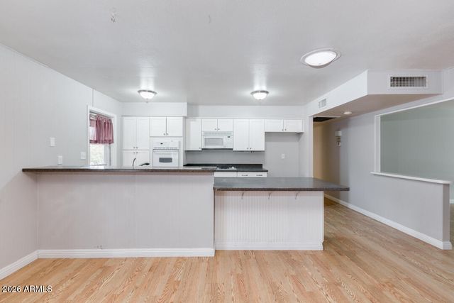 1722 E BROADMOR Drive, Tempe, AZ 85282