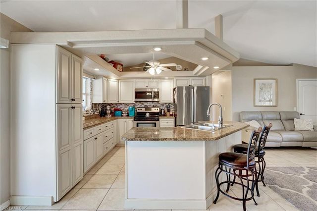 1100 NE 15th ST, Cape Coral, FL 33909