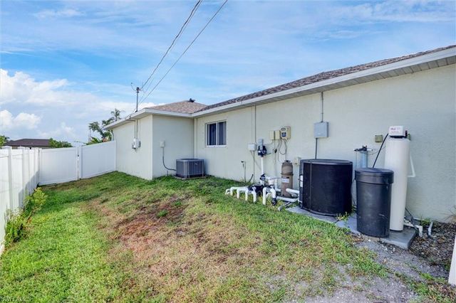 1100 NE 15th ST, Cape Coral, FL 33909
