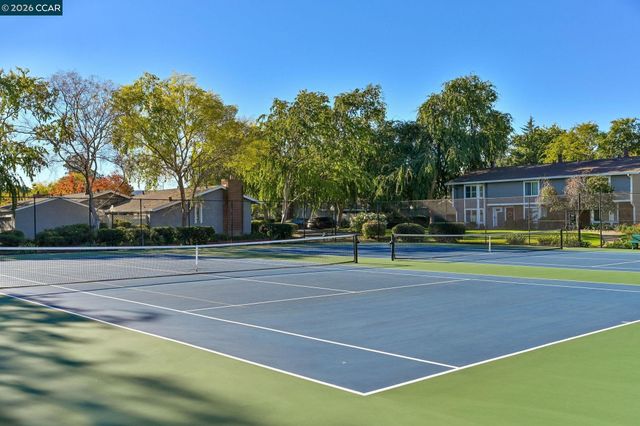2840 Royal Ann Ln, Concord, CA 94518