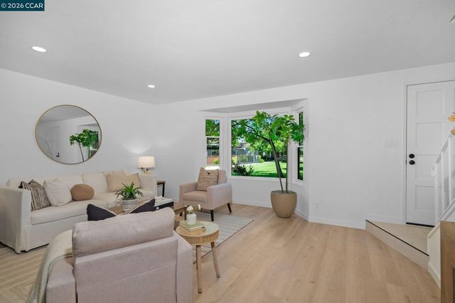 2840 Royal Ann Ln, Concord, CA 94518