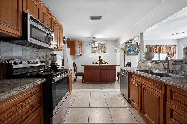 9522 Affirmed Ln, Boca Raton, FL 33496