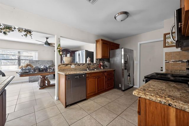 9522 Affirmed Ln, Boca Raton, FL 33496