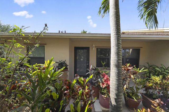 9522 Affirmed Ln, Boca Raton, FL 33496