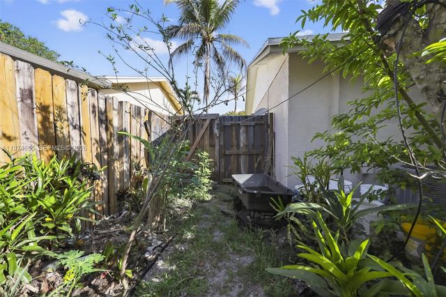 9522 Affirmed Ln, Boca Raton, FL 33496