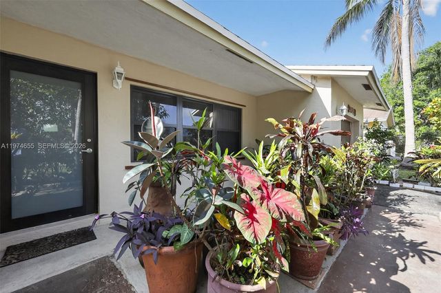 9522 Affirmed Ln, Boca Raton, FL 33496