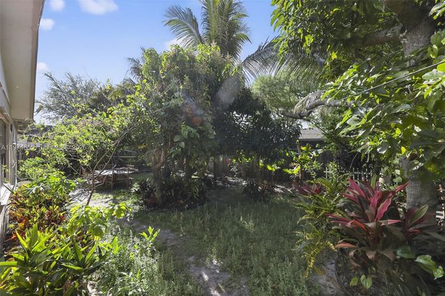 9522 Affirmed Ln, Boca Raton, FL 33496