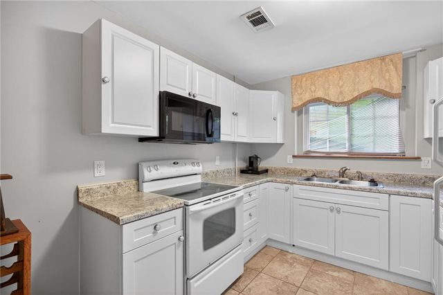 9917 Silver Leaf Court, Douglasville, GA 30135