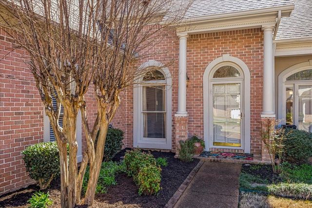 1727 VILLAGE RIDGE RD, Collierville, TN 38017
