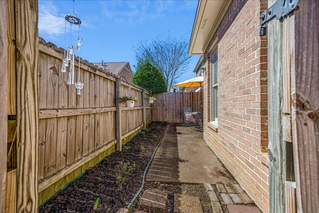 1727 VILLAGE RIDGE RD, Collierville, TN 38017