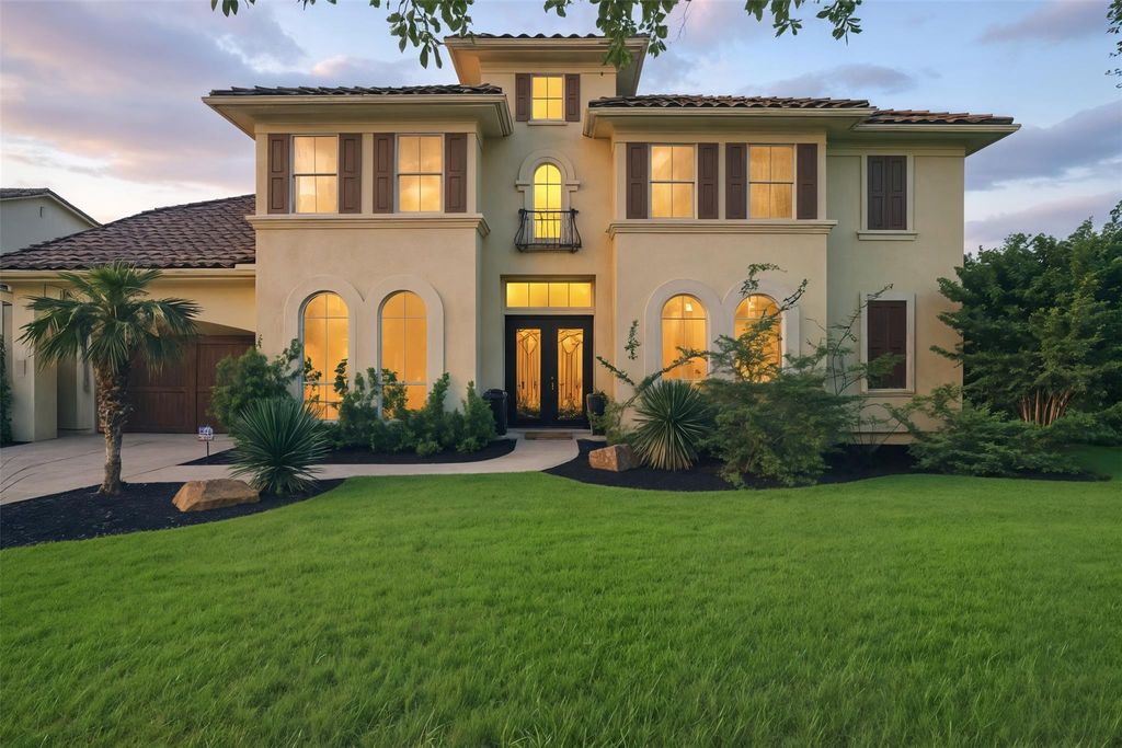 2116 University Club Dr., Austin, TX 78732