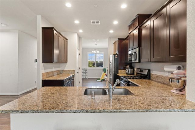 2001 Stone Wood Loop, Marysville, CA 95901