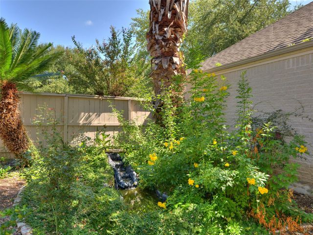 11 Troon DR, Austin, TX 78738