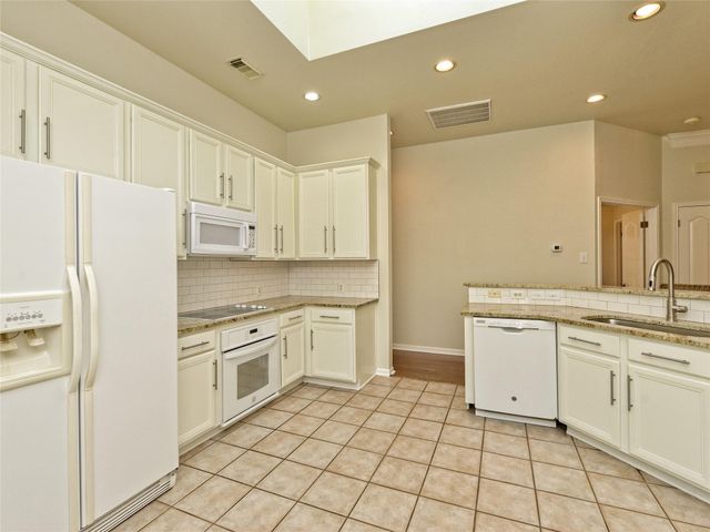 11 Troon DR, Austin, TX 78738