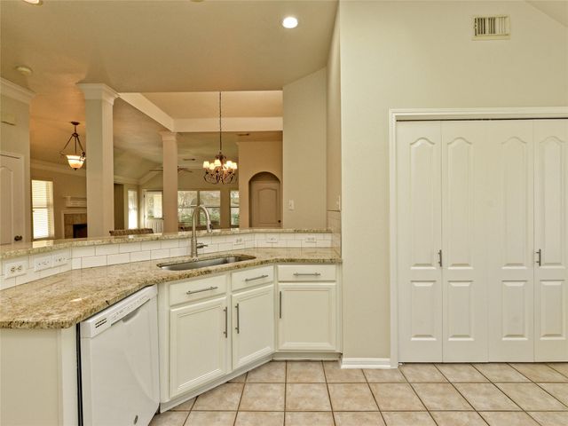 11 Troon DR, Austin, TX 78738