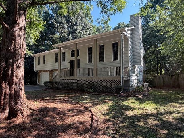 1825 Marsh Creek Drive, Lawrenceville, GA 30043