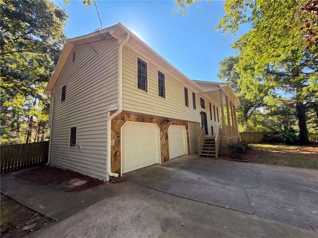 1825 Marsh Creek Drive, Lawrenceville, GA 30043