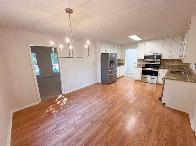 1825 Marsh Creek Drive, Lawrenceville, GA 30043