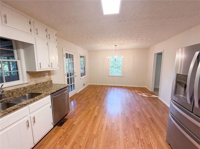 1825 Marsh Creek Drive, Lawrenceville, GA 30043