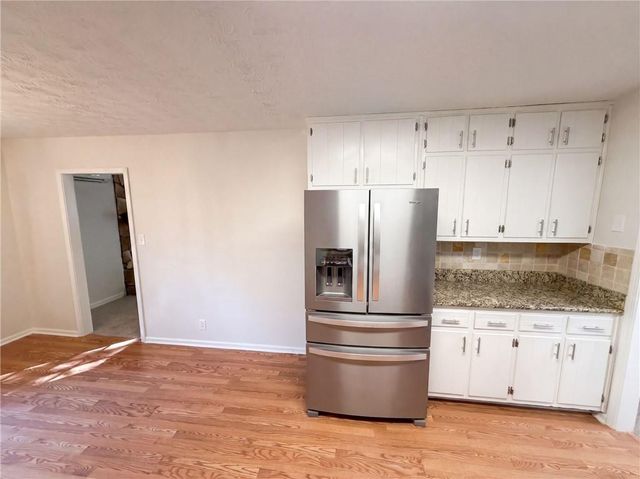 1825 Marsh Creek Drive, Lawrenceville, GA 30043