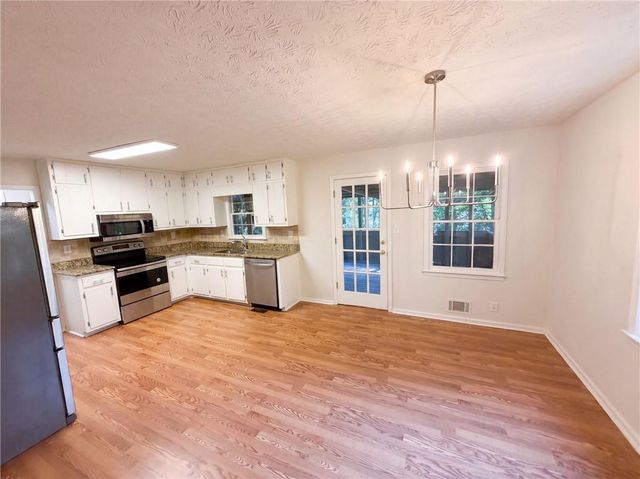 1825 Marsh Creek Drive, Lawrenceville, GA 30043