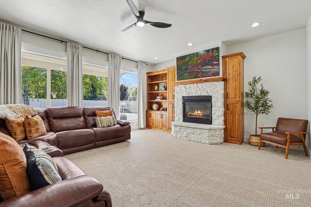 2340 S Alaska Way, Meridian, ID 83642