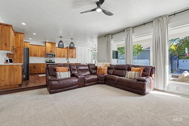 2340 S Alaska Way, Meridian, ID 83642