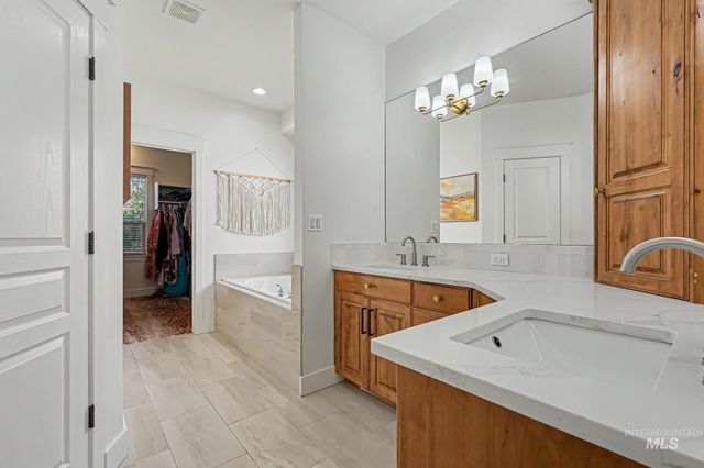 2340 S Alaska Way, Meridian, ID 83642