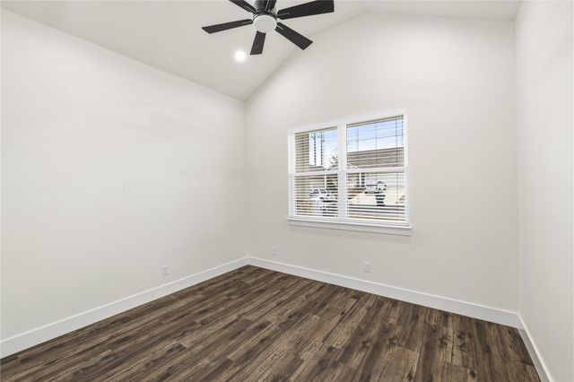 121 Feather Way, Fredericksburg, TX 78624