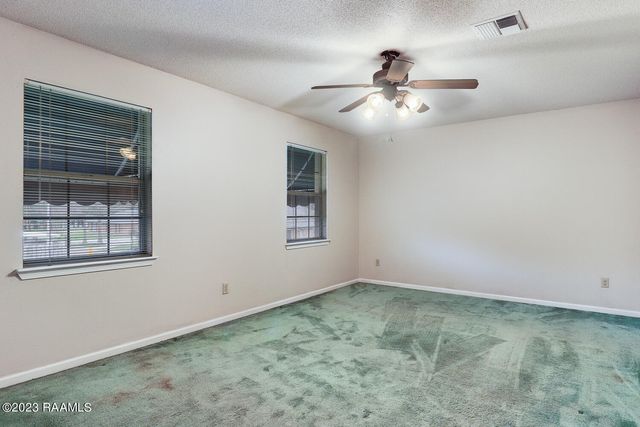 101 Chateau Place, Lafayette, LA 70503