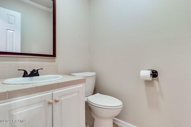 101 Chateau Place, Lafayette, LA 70503