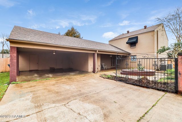 101 Chateau Place, Lafayette, LA 70503