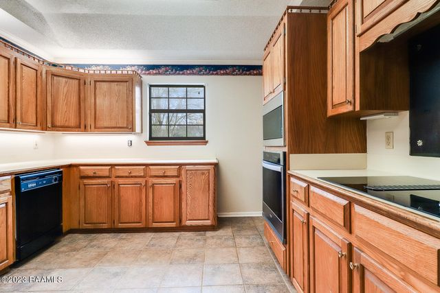 101 Chateau Place, Lafayette, LA 70503