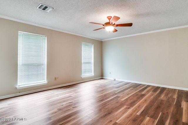 101 Chateau Place, Lafayette, LA 70503