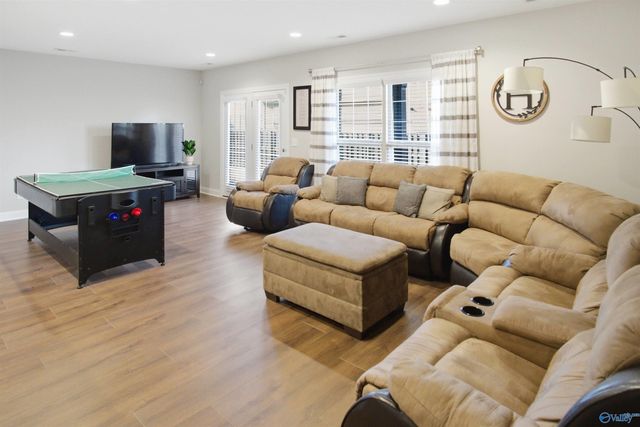 8045 SE Goose Ridge Drive, Owens Cross Roads, AL 35763