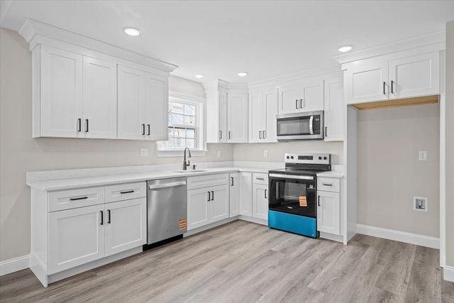 1802 Malone Dr, Dalton, GA 30721