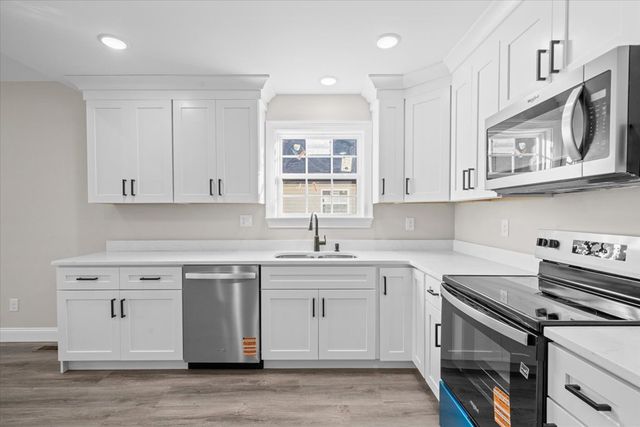 1802 Malone Dr, Dalton, GA 30721